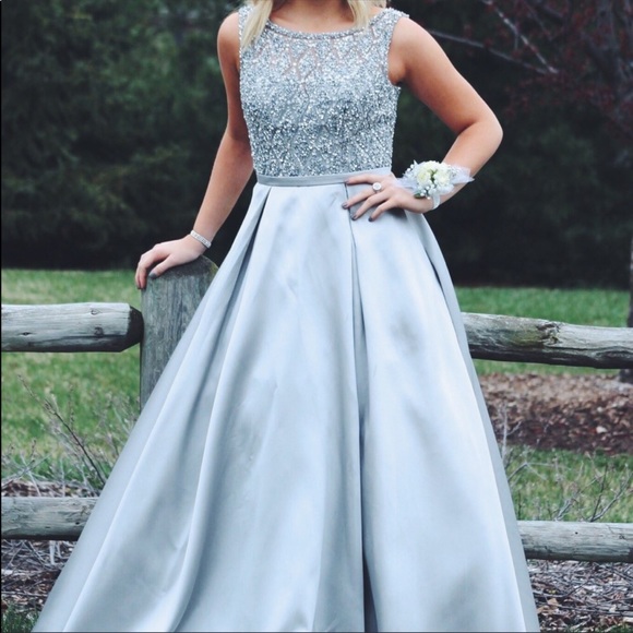 Prom dress with pockets - Picture 6 of 6